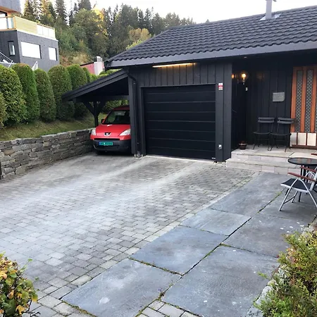 Holiday home Sjarmerende Enebolig