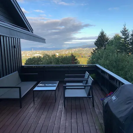 Sjarmerende Enebolig *